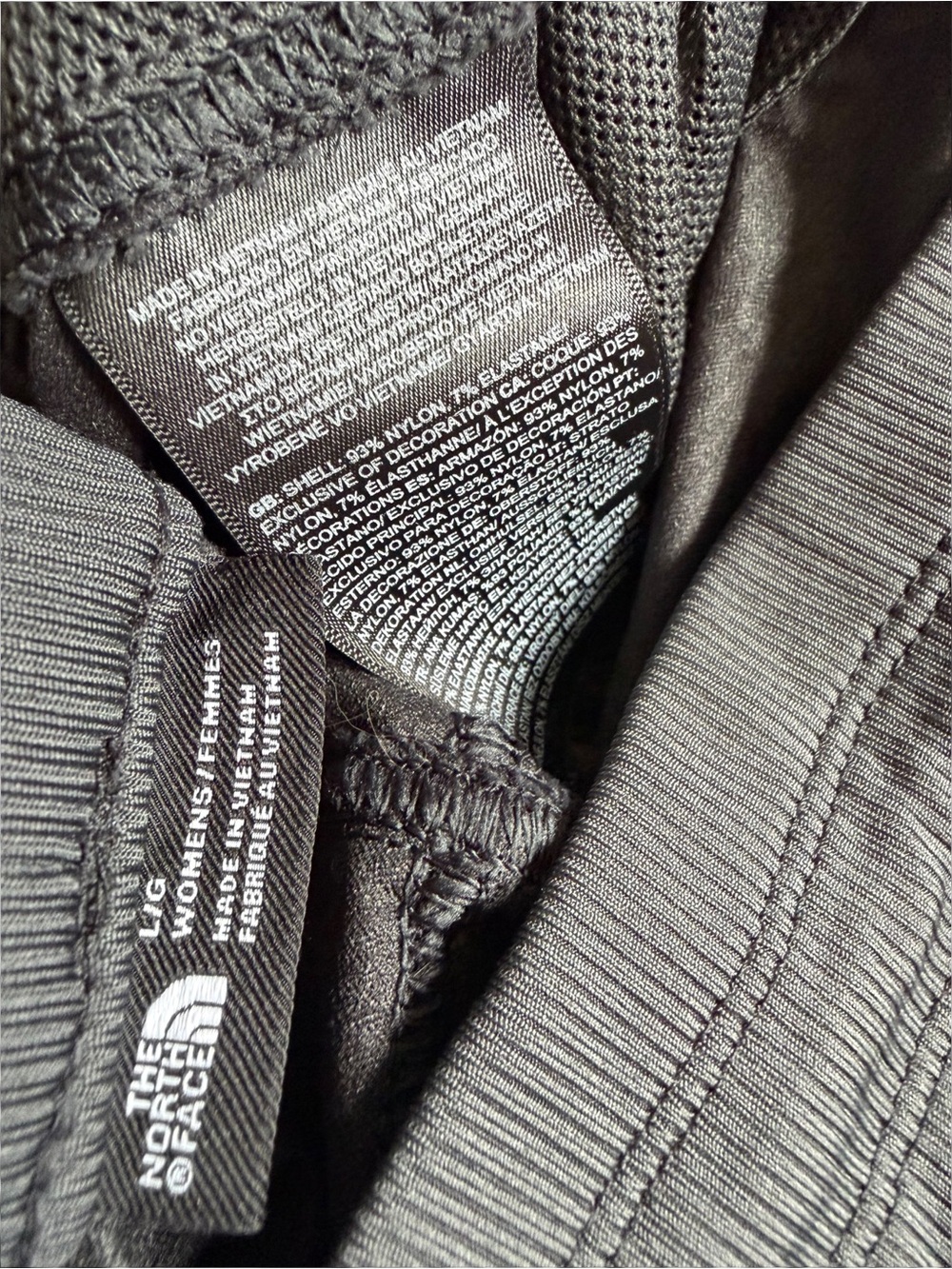 The North Face Women’s Black Performance Crop Pants Size Large - Picture 4 of 5